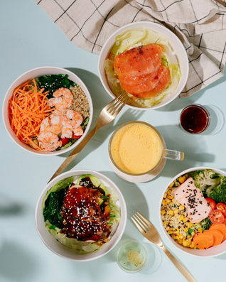 Здоровый ужин после работы: Вкусные варианты с быстрой доставкой в Омске от «Два поэта»